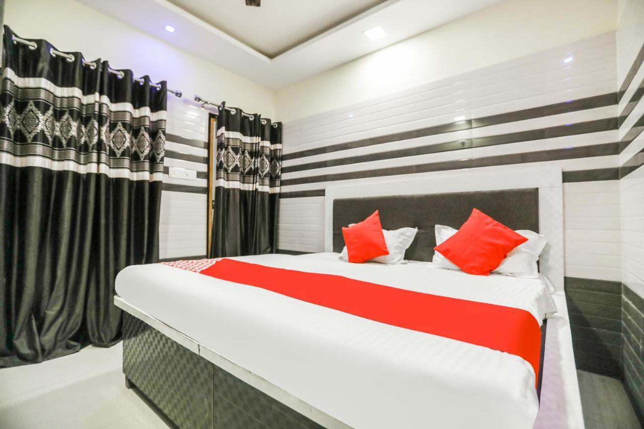 Oyo 71693 Starlight Hotel Ganganagar Экстерьер фото