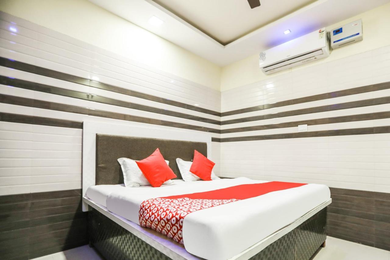 Oyo 71693 Starlight Hotel Ganganagar Экстерьер фото